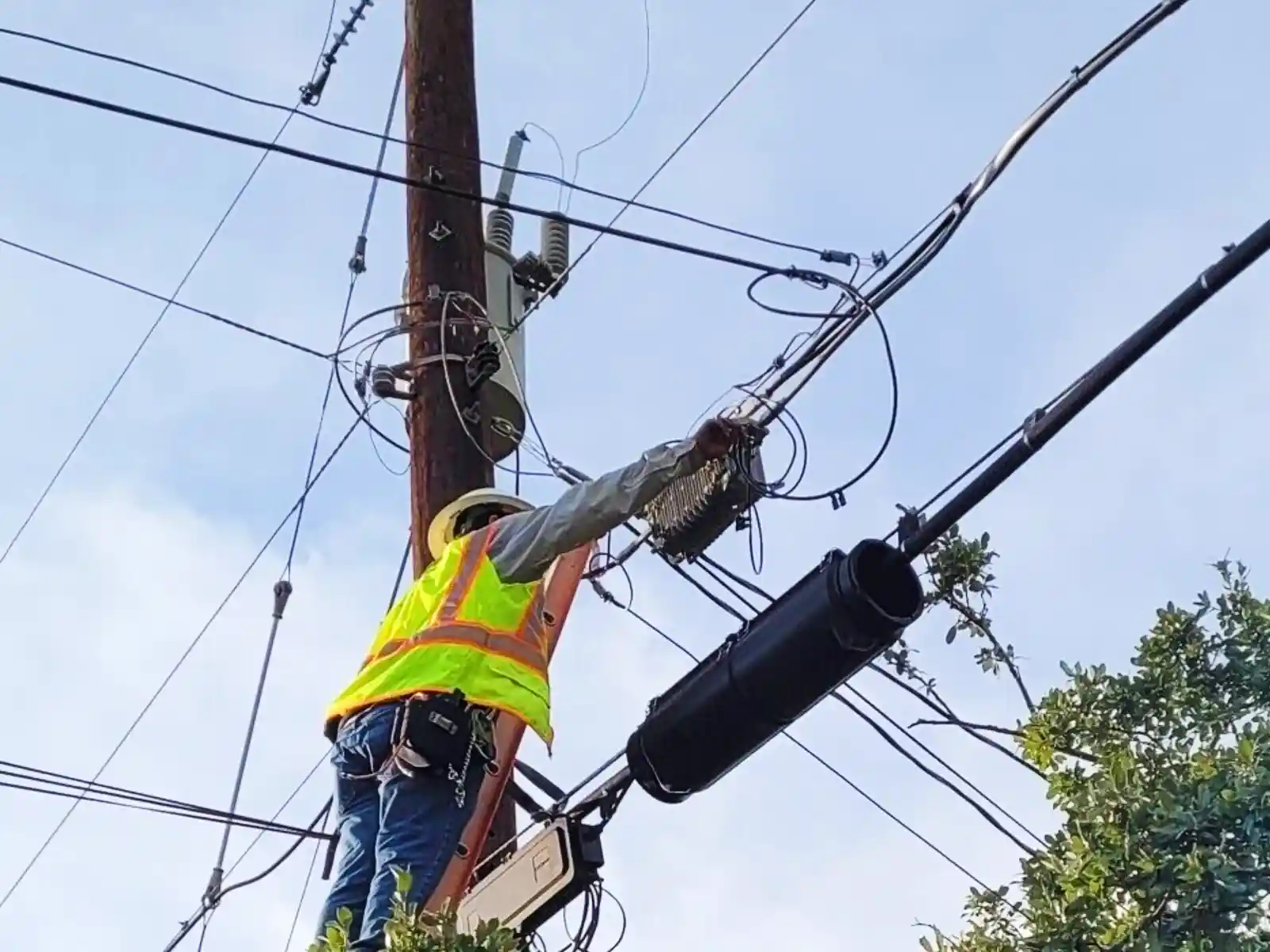 Pole Transfer & Make Ready Projects and Services