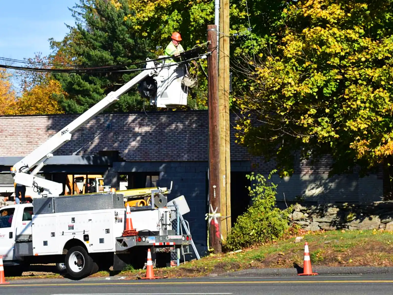 Pole Transfer & Make Ready Projects and Services